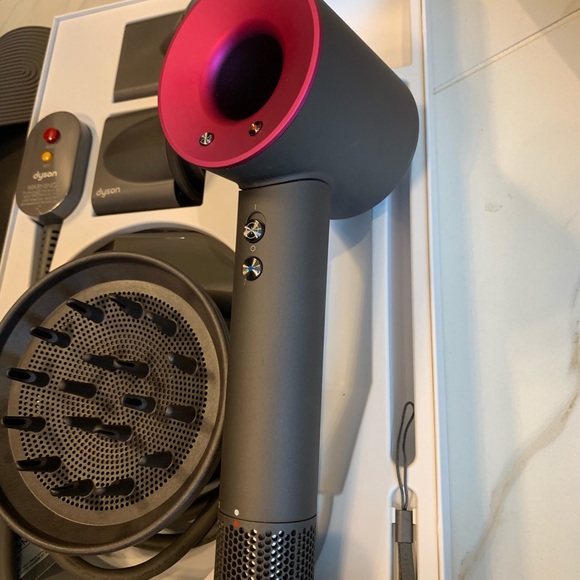 Dyson supersonic hair dryer - Picture 5 of 6